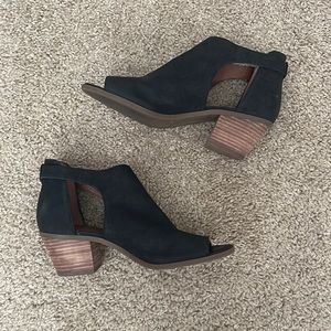 Lucky brand heels size 7